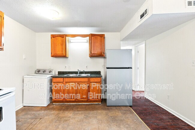 Building Photo - 8017 1st Ave S