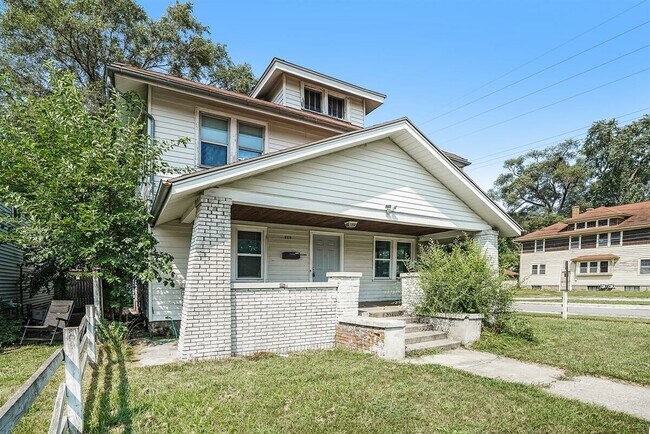 Building Photo - 459 Dickinson St SE