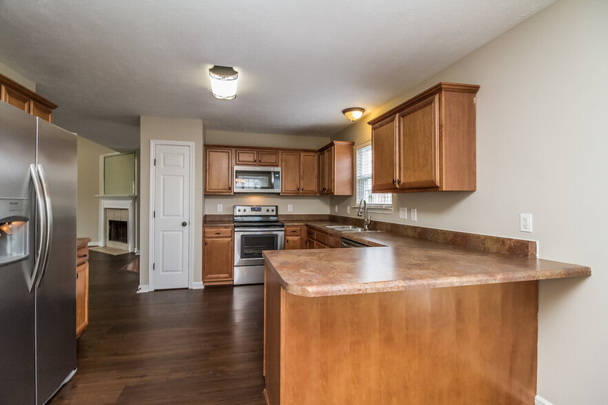 Building Photo - 6007 Eden Ln
