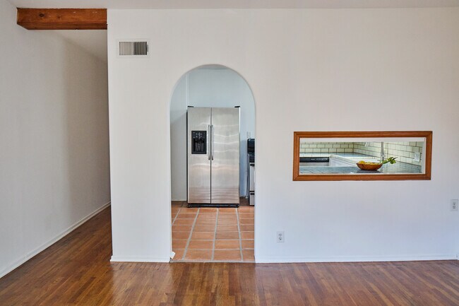 Building Photo - 6148 Glen Holly St