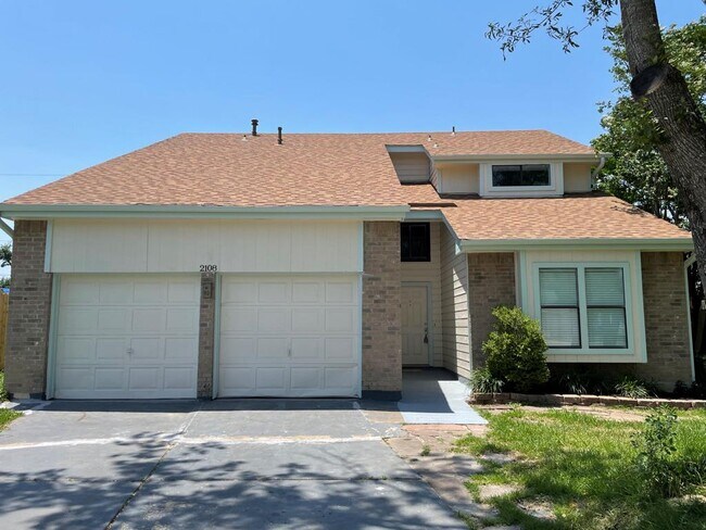 Building Photo - 2108 Zephyr Ln