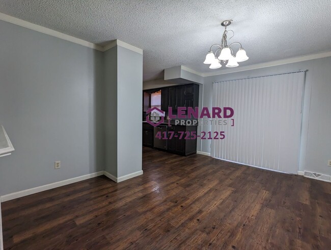 Building Photo - Charming 3-Bedroom Home with Fenced Yard & 2-Car Garage in Springfield