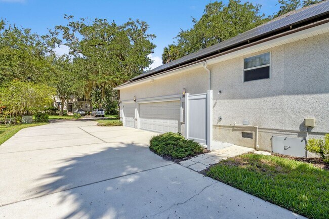 Building Photo - Coastal Luxury Meets Modern Efficiency – 4...