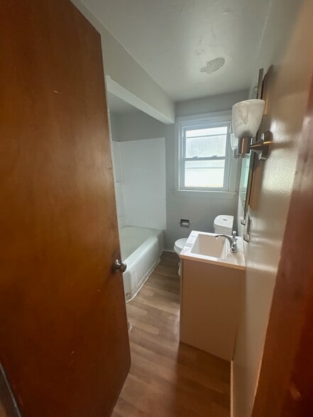 Building Photo - 80 Haller Ave