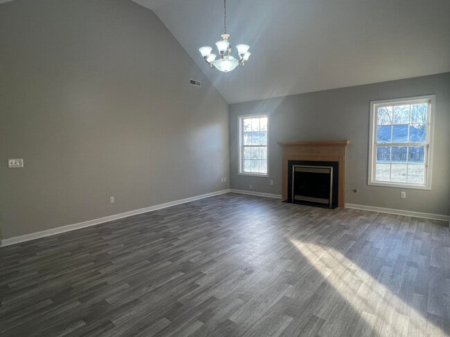 Building Photo - 1240 Inabinet Dr