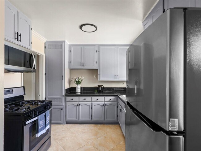 Building Photo - 3801 Legion Ln
