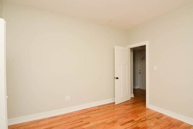 Building Photo - 2915 N Mildred Ave