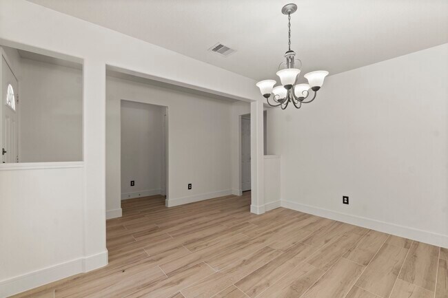 Building Photo - 16859 Blackberry Lily Ln