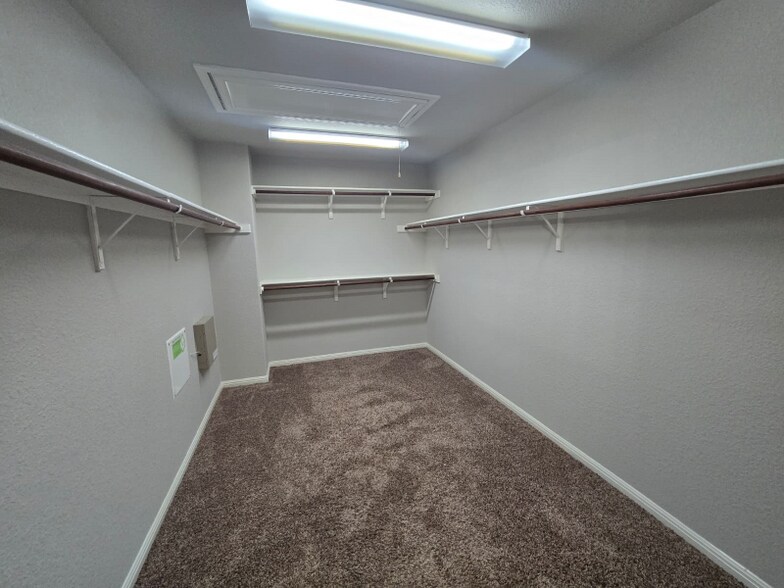 Building Photo - 426 Sorenstam Way