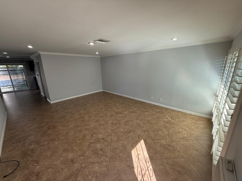 Building Photo - 14802 Newport Ave
