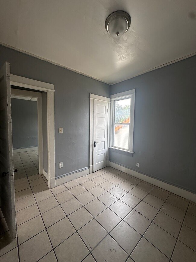 Building Photo - 4646 N 29th St