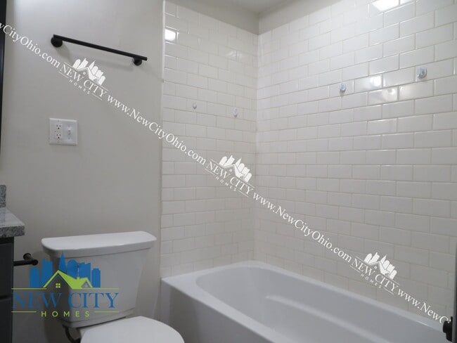 Building Photo - 2085 Building - New Rennovated 1 & 2 bedrooms starting at $989!