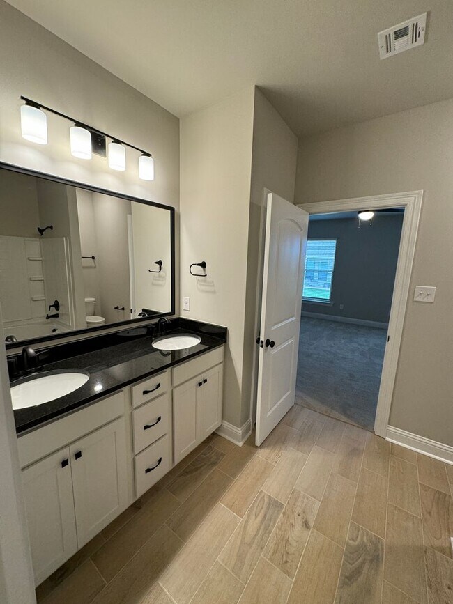 Building Photo - 607 Cabernet Ct