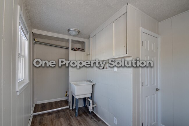 Building Photo - 2642 Clay St