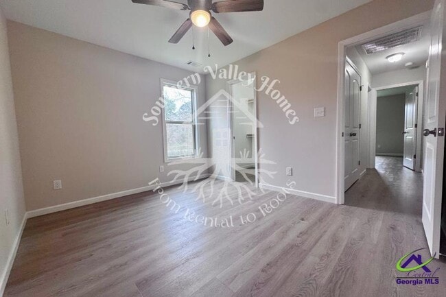 Building Photo - 308 Woodland Dr