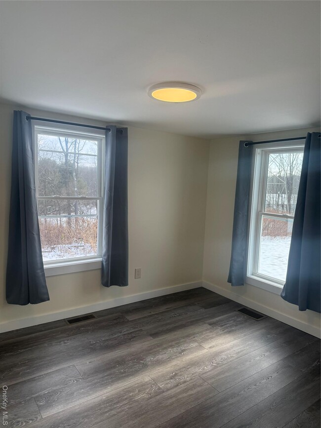 Building Photo - 92 Wigsten Rd