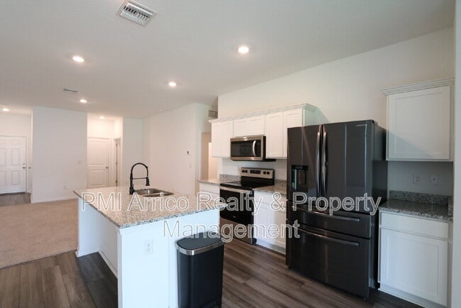 Building Photo - 35552 Shade Fern Ln