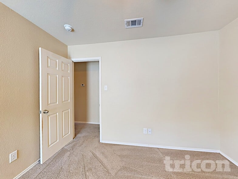 Building Photo - 7028 Derbyshire Dr