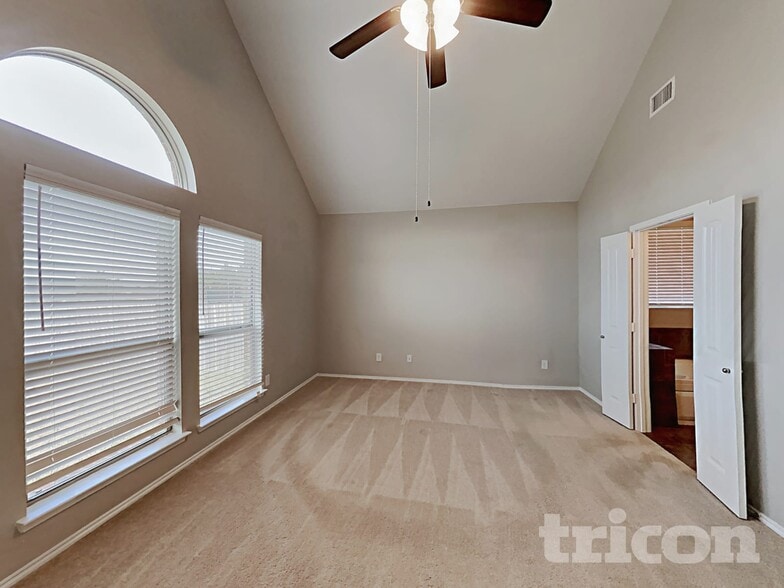 Building Photo - 1237 Chase Ln