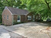 Building Photo - 807 Stewart St