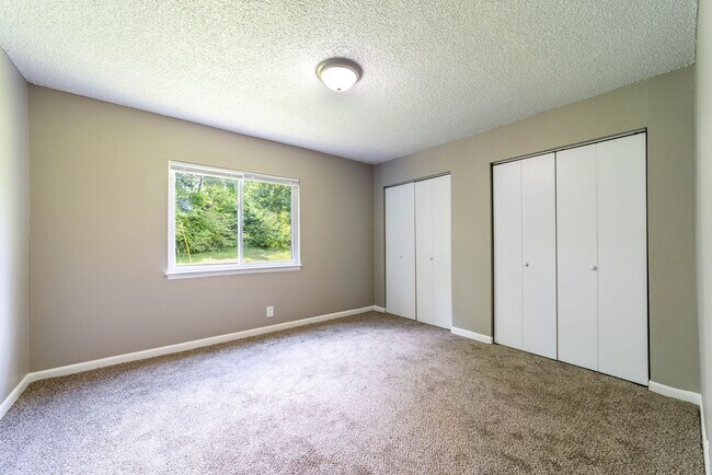Building Photo - The Maple - 2-Bedroom at Autumn Ridge Apar...