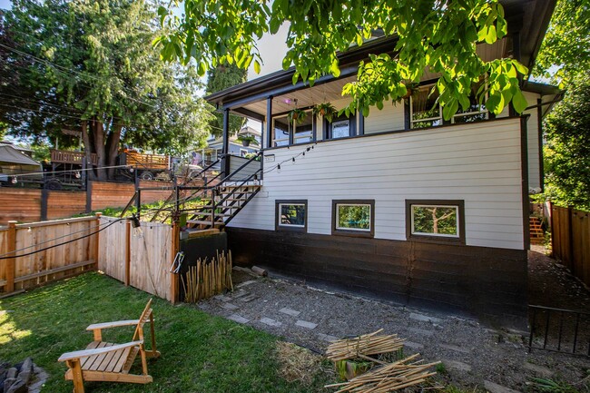 Building Photo - 13027 40th Ave S