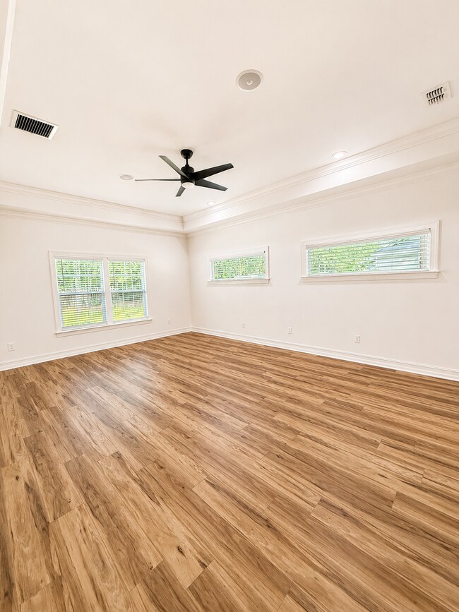Building Photo - 212 Nandina Way