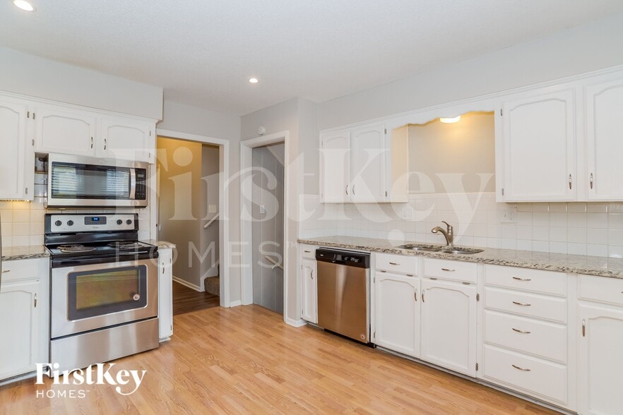 Building Photo - 5912 Walnut Creek Cir