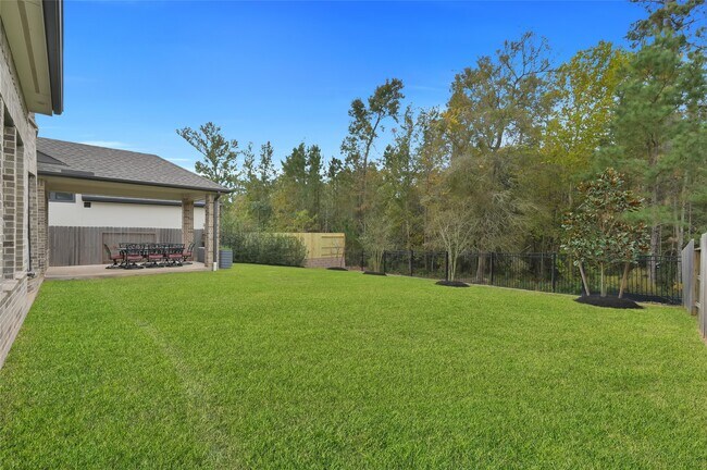 Building Photo - 1145 Lake House Dr