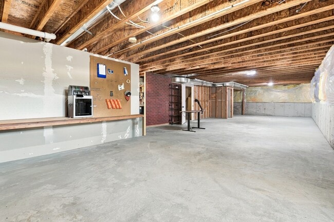 Building Photo - 6709 Avery Ave