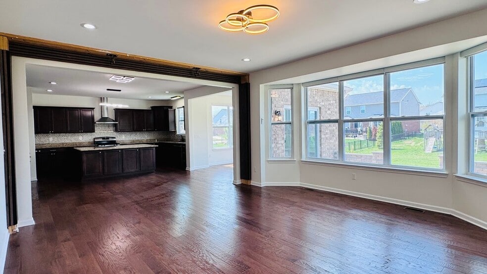 Building Photo - 912 Petersburg Dr