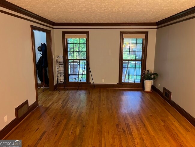 Building Photo - 5741 Wolf Laurel Dr SW