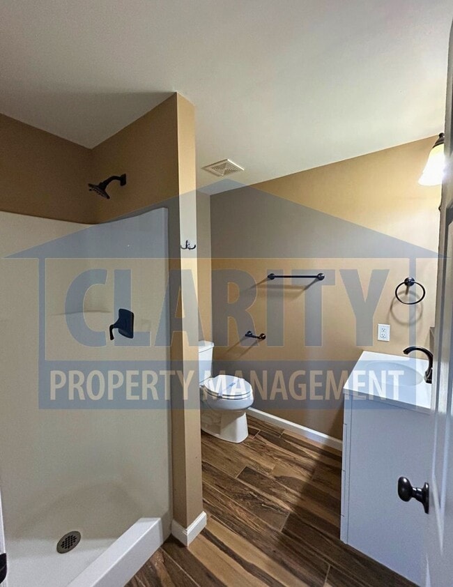 Building Photo - Gorgeous four bedroom home!!