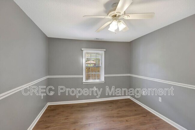 Building Photo - 204 S Hampton St