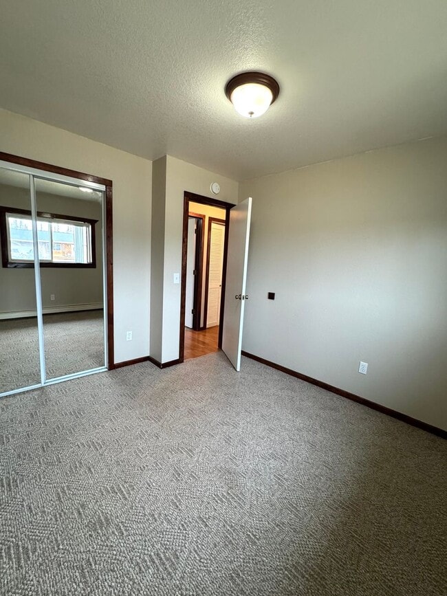 Building Photo - 1717 Aliak Dr