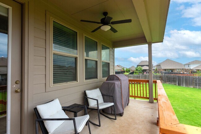 Building Photo - 501 Sixpence Ln