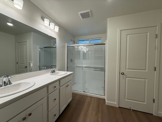 Building Photo - New Build