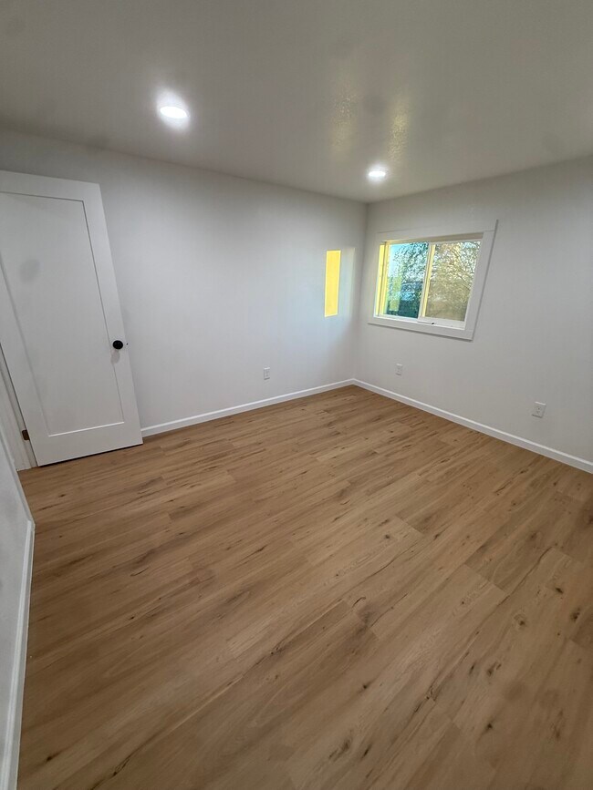 Building Photo - 46633 N 41st Ave