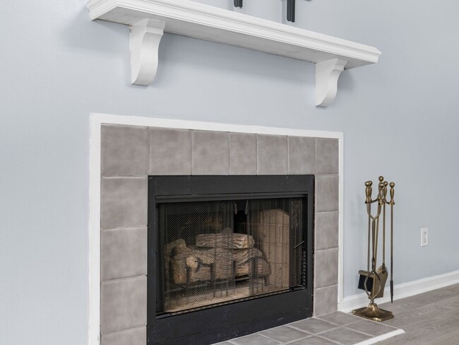 Building Photo - Beautiful 4 Bedroom Home with Bonus Room and Fenced Yard