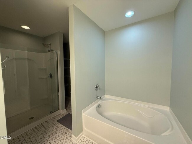 Building Photo - 606 Sawcut Ln