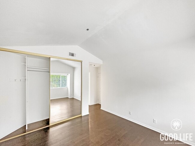Building Photo - Fully Renovated End-Unit 3BD/2.5BA in Lake Forest with Views, Private Yard & 2-Car Garage