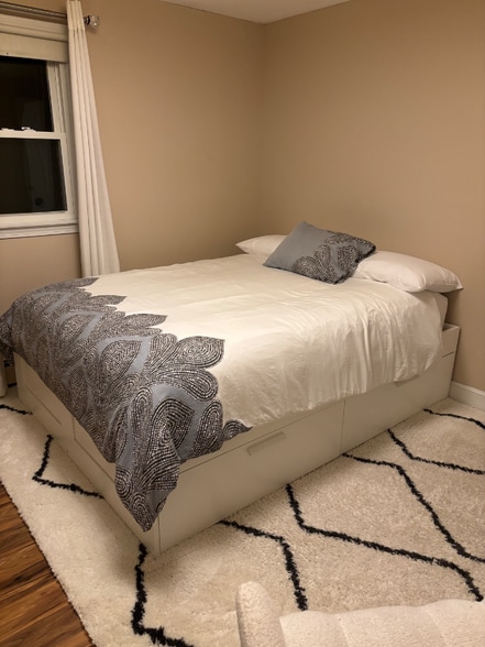 Building Photo - 10 Roosevelt Rd