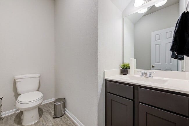 Building Photo - 3327 Etring Ln