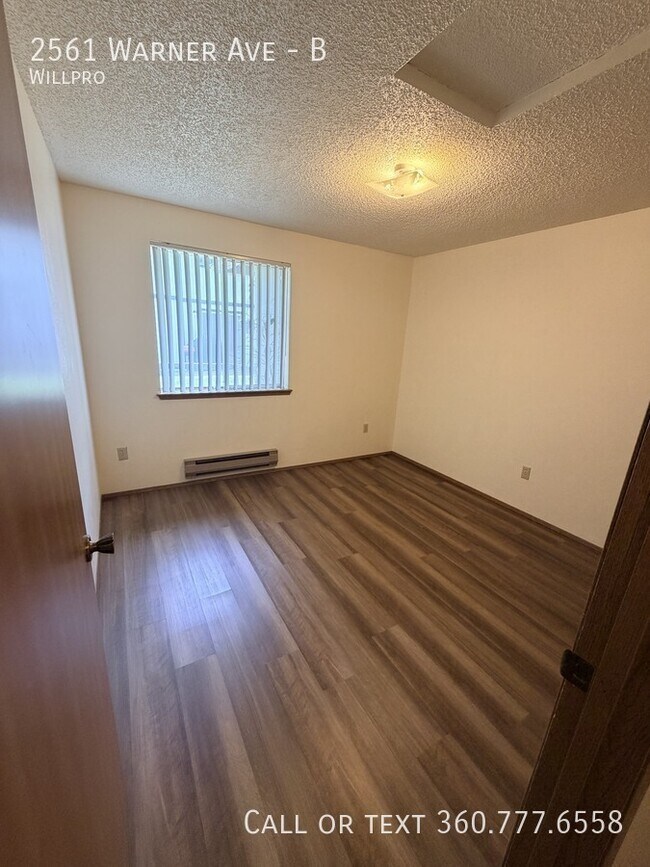 Building Photo - 2561 Warner Ave