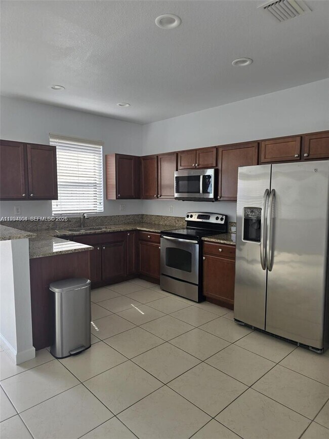 Building Photo - 11440 SW 239th Ln