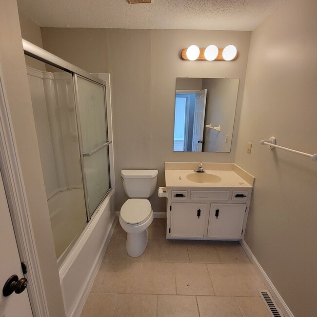 Building Photo - 2/1.5 Townhome-Cookeville City- End Unit