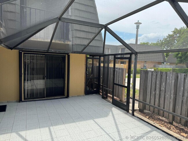 Building Photo - 1801 18th Way
