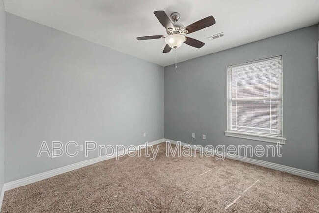 Building Photo - 1501 S Breckenridge Loop