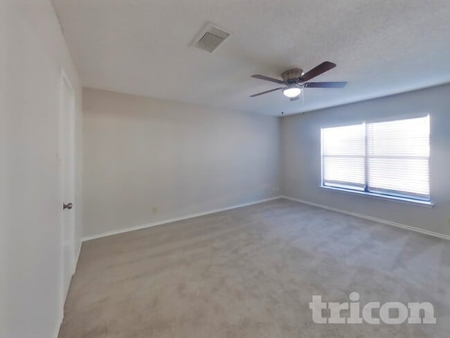 Building Photo - 7807 Encanto Vis Dr