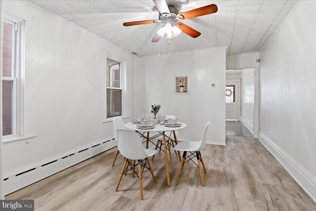 Building Photo - 819 E Marion St